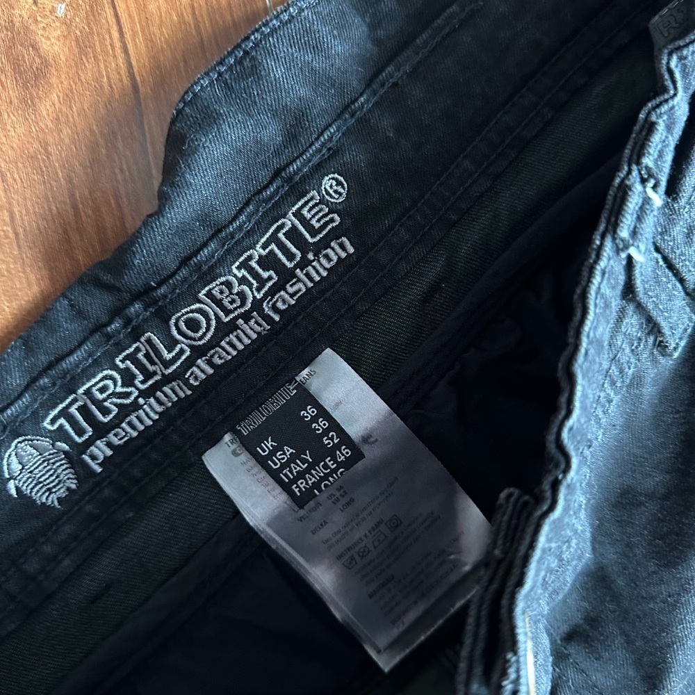 Jeans moto trilobite parado 36us